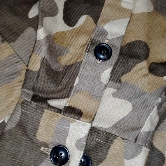 Camo Jacket shirt in Large - Picture 6 of 6